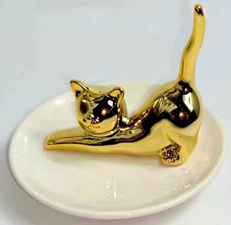 Cat ring holder gold