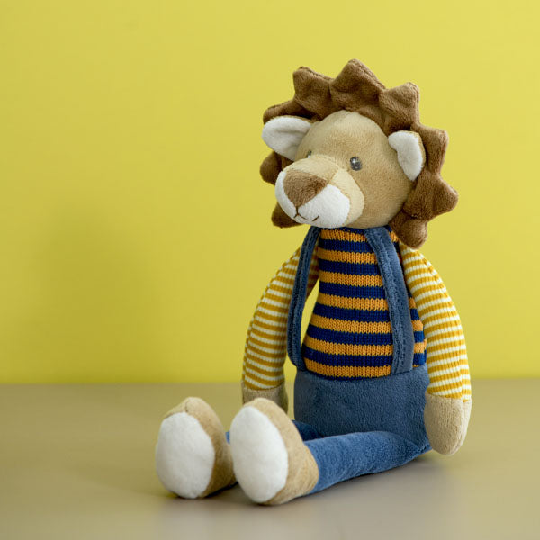 Knitted lion plush 30cm